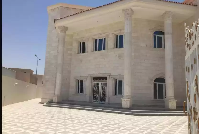 Résidentiel Propriété prête 7+ chambres U / f Villa autonome  à vendre au Al-Sadd , Doha #11908 - 1  image 